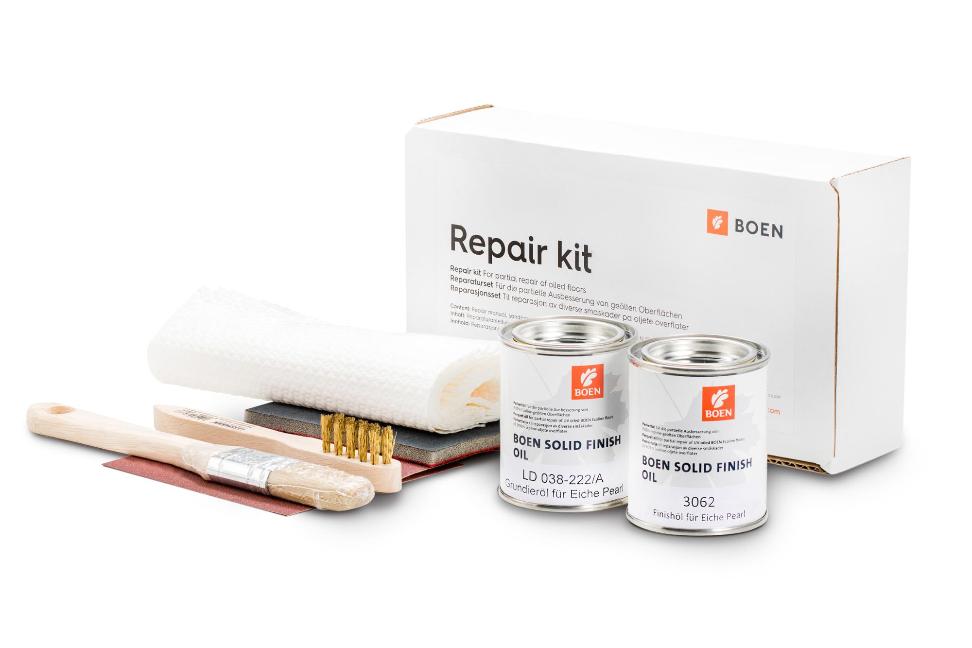 BOEN kit riparazione per Rovere Pearl

For the partial repair of natural oiled surfaces.
Content: Repair instruction, abrasive paper P 150,
abrasive web P 360, 0,125 l BOEN Live Natural Oil,
paint brush, cleaning cloths.
